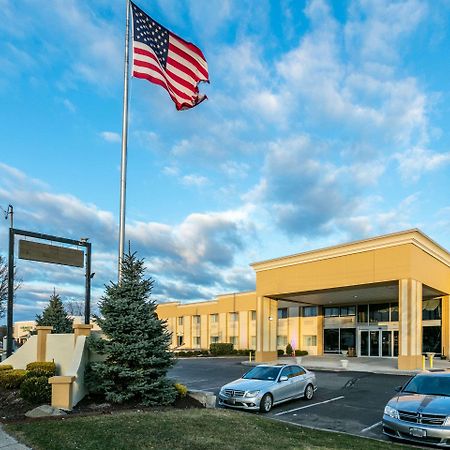 Comfort Inn Medford-Long Island Exteriör bild
