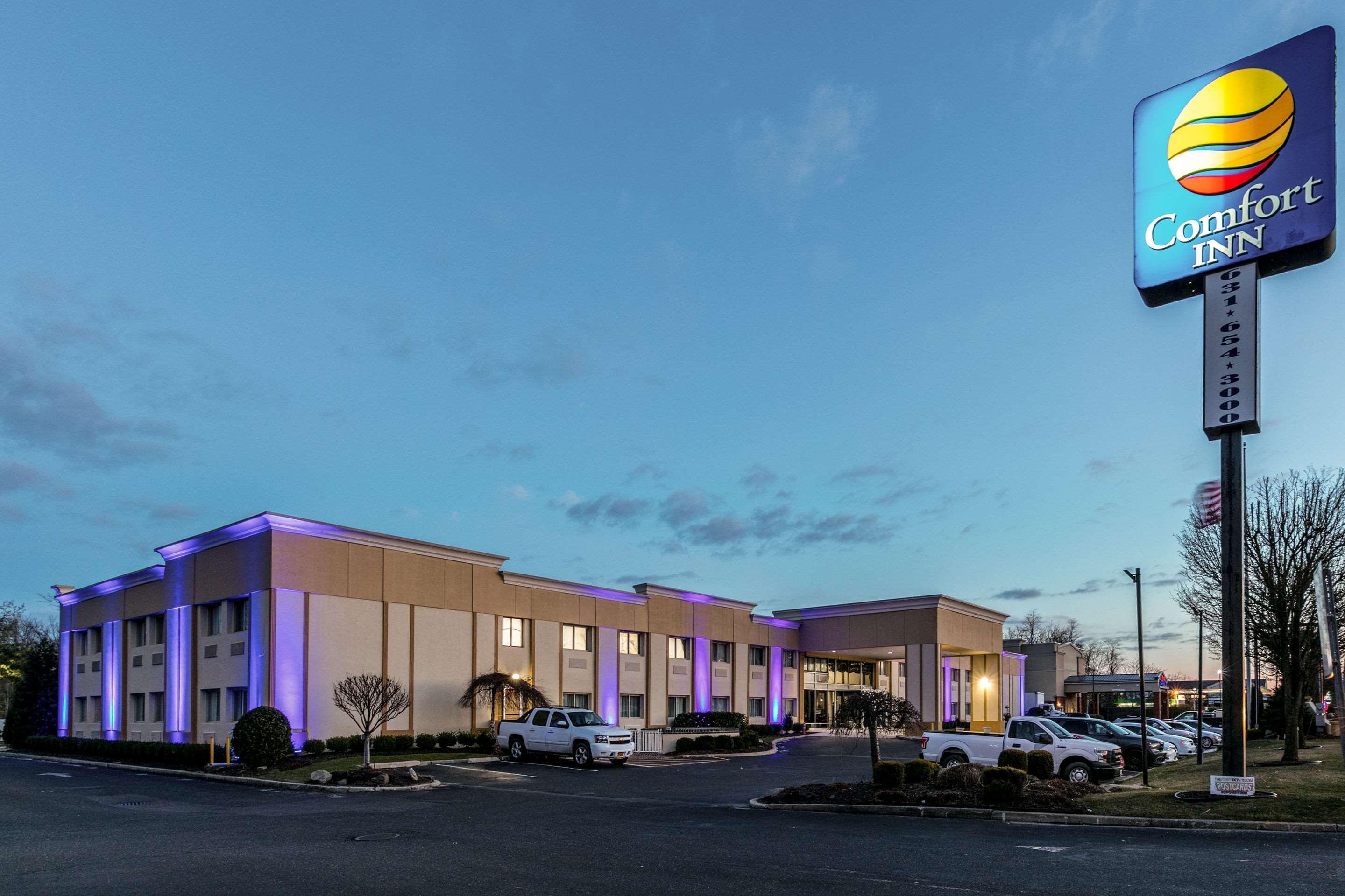 Comfort Inn Medford-Long Island Exteriör bild