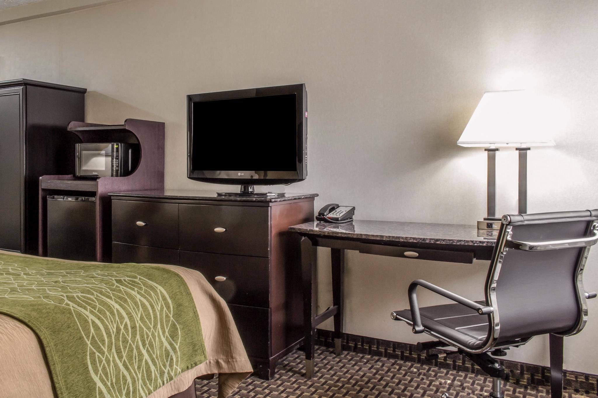 Comfort Inn Medford-Long Island Exteriör bild