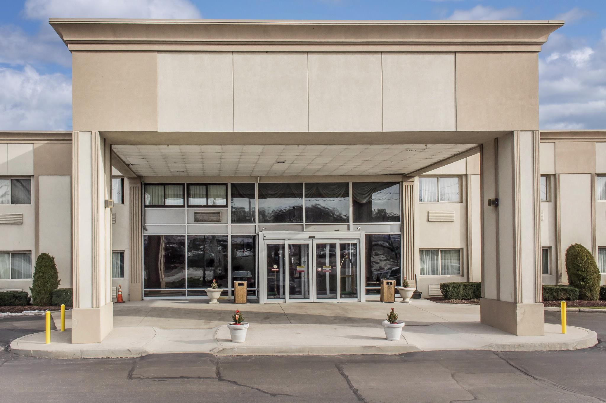Comfort Inn Medford-Long Island Exteriör bild