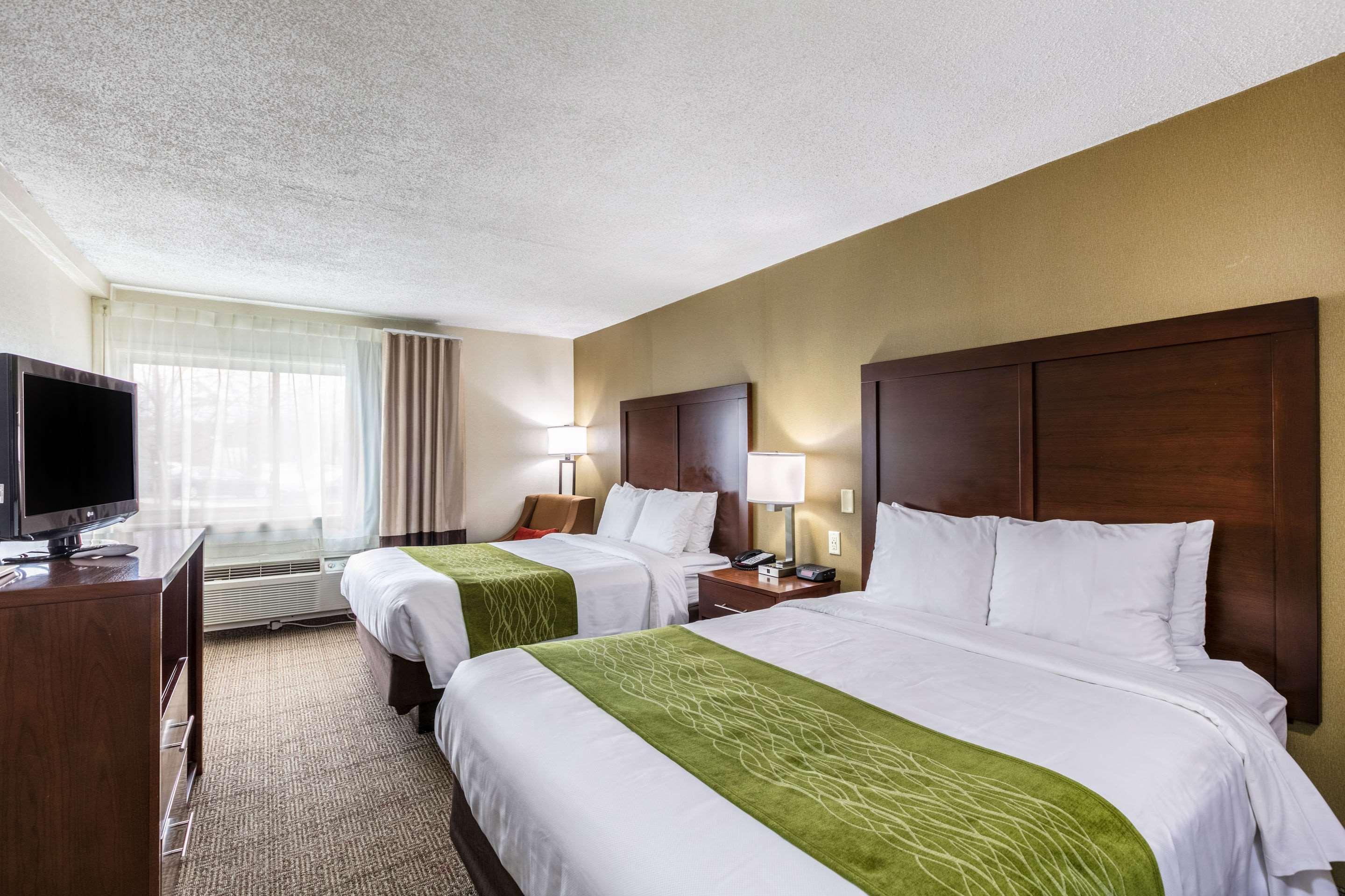 Comfort Inn Medford-Long Island Exteriör bild