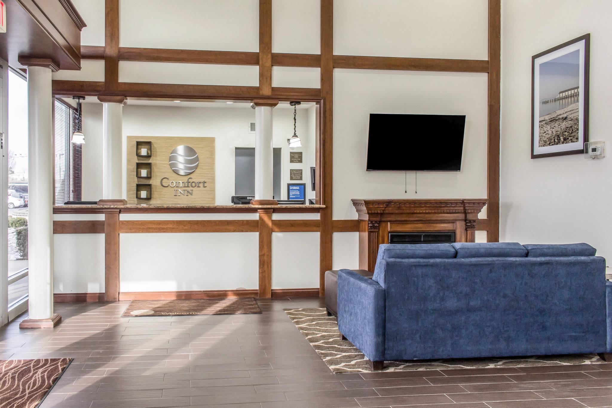 Comfort Inn Medford-Long Island Exteriör bild