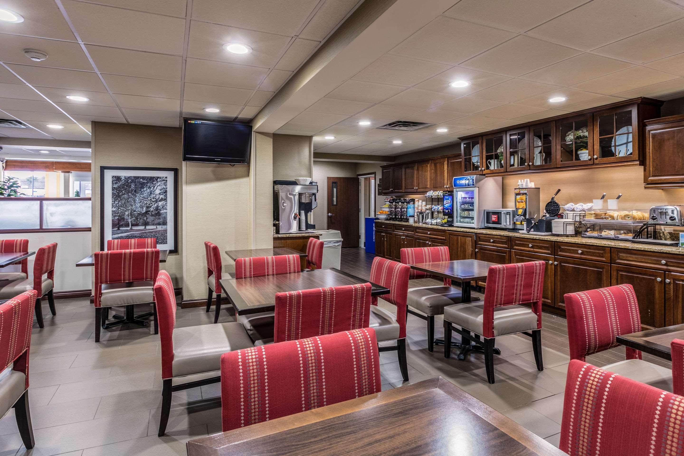 Comfort Inn Medford-Long Island Exteriör bild