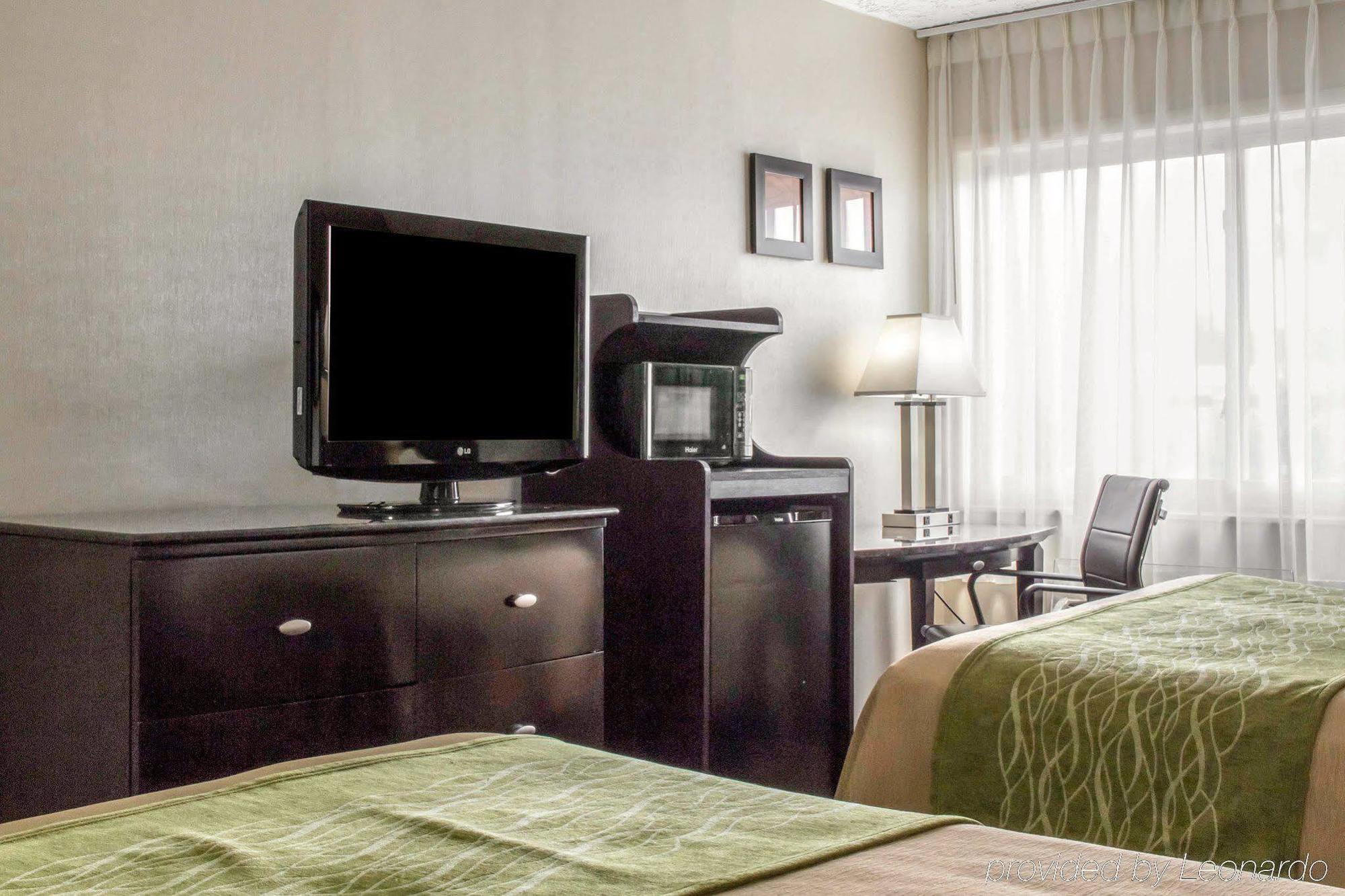 Comfort Inn Medford-Long Island Exteriör bild