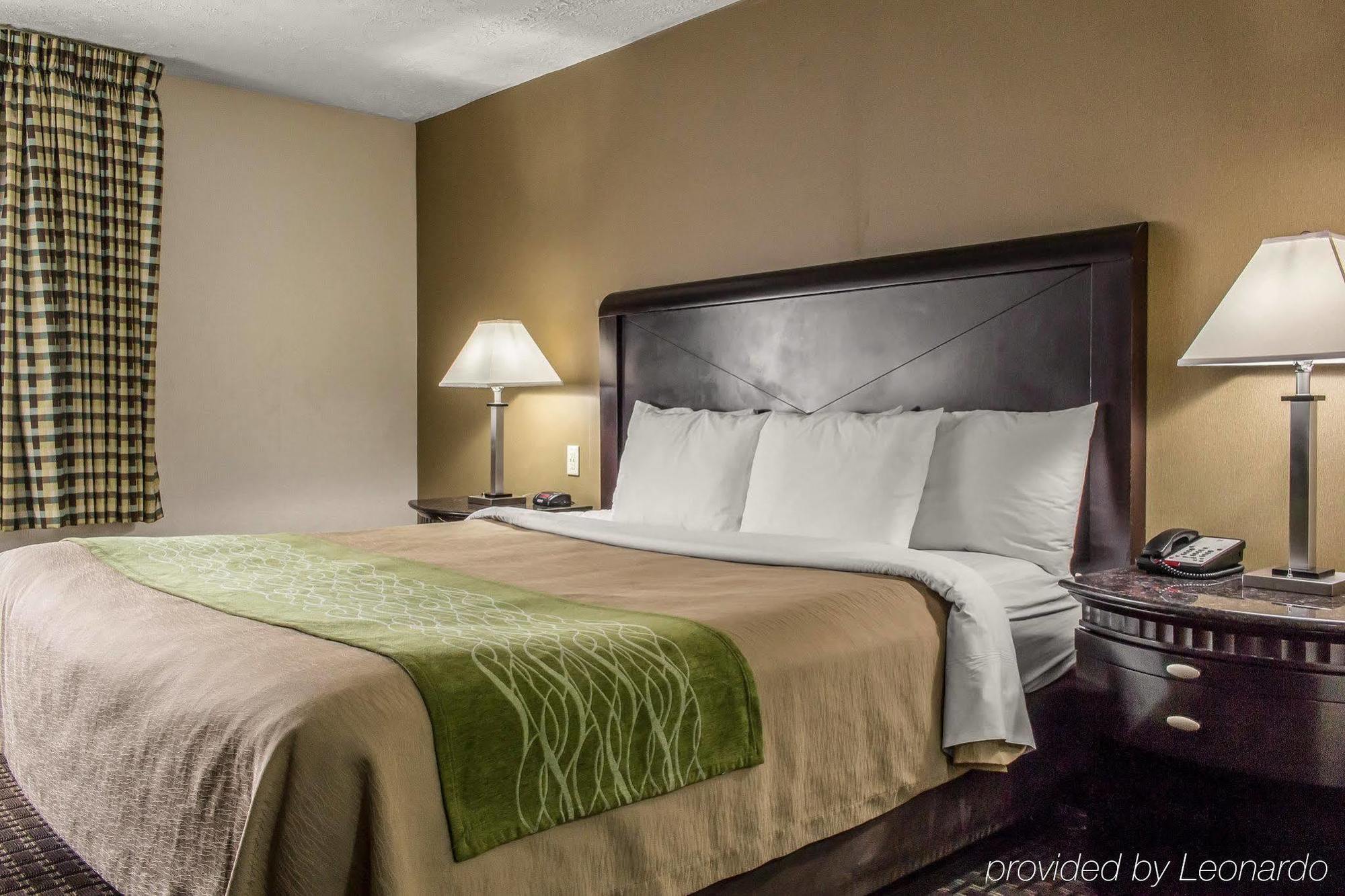 Comfort Inn Medford-Long Island Exteriör bild